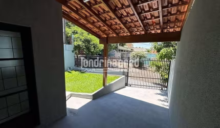Casa Geminada Reformada no Jardim Palmas, Zona Norte, Londrina/PR: 3 dormitórios, 90m² de área cons