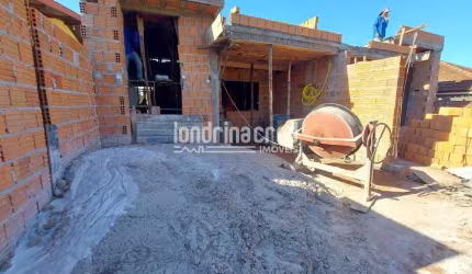 Casa à Venda no Jardim Leonor – 2 Quartos (1 Suíte), Churrasqueira, 1 Vaga – Aceita Financiamento M