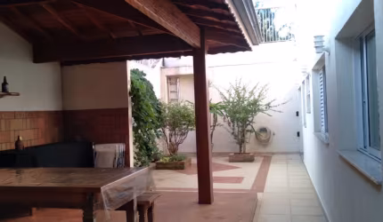 Belíssima casa a  Venda Parque Continental!