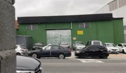 Galpão espaçoso em Osasco