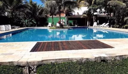 Sobrado de Alto Padrão a 350m da Praia em Condomínio Fechado – Juquehy