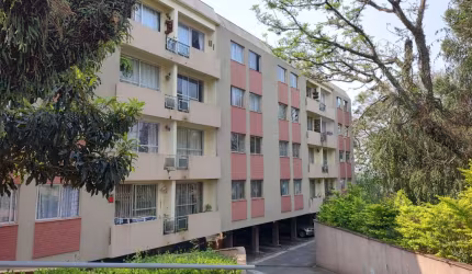Vende apartamento 3 dormitórios sendo uma suíte Novo Mundo Curitiba