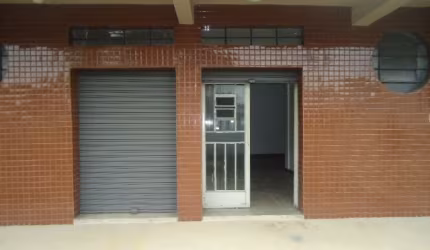 Loja comercial 60m2 salão livre dois banheiros ,Portão Curitiba