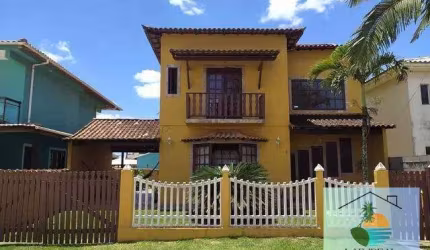 Linda Casa de 2 Pavimentos no Condomínio Vivamar