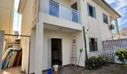 Excelente Duplex com 3 Quartos em Mini Condomínio