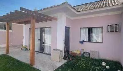 Linda Casa com 3 Quartos na Pontinha em Araruama