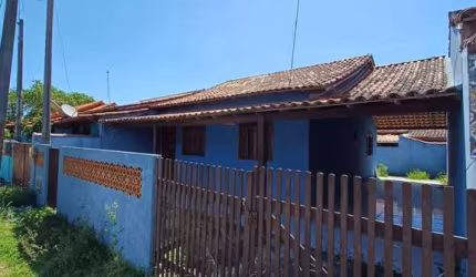Venda ou Temporada: Casa  2 Quartos em Unamar à 600 metros da Rodovia