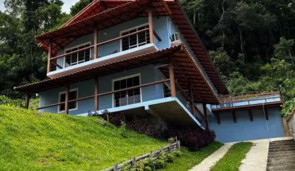 Casa 3 Quartos, 2 Suítes Mobiliada em Nova Friburgo-RJ