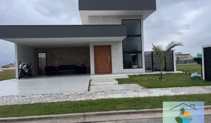 Casa linear em Condomínio Fechado