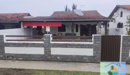 Casa com Piscina e 4 Quartos em Praia Seca - Araruama -RJ