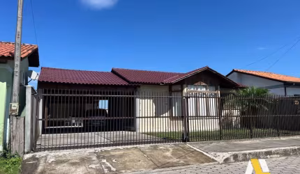 Casa à venda no bairro Lagoão - Araranguá/SC