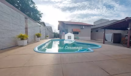 Casa dos seus sonhos: espaçosa, com piscina e churrasqueira em localização privilegiada