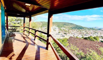 Casa com 3 dormitórios à venda, 226 m² por R$ 850.000,00 - Itaipu - Niterói/RJ