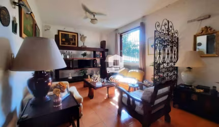 Casa de 4 quartos e possibilidade de usar como ponto comercial