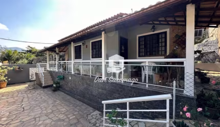 Casa a venda com 4 Quartos rua sem saída