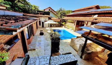 Casa em condomínio em Itaipu!