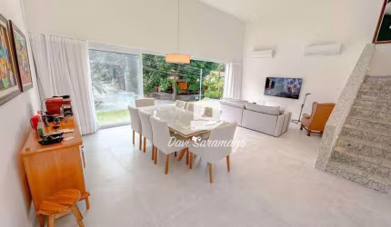 Casa alto padrão dentro de condomínio!