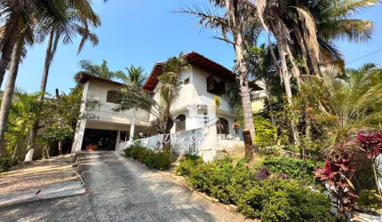 Casa com 4 dormitórios à venda em São Lourenço - Niterói/RJ