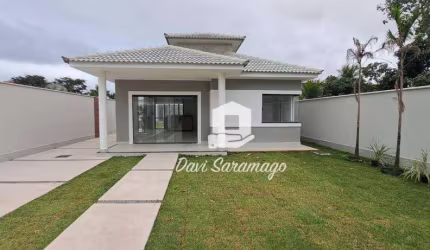Casa à Venda em Itaipuaçú com piscina - 3 quartos