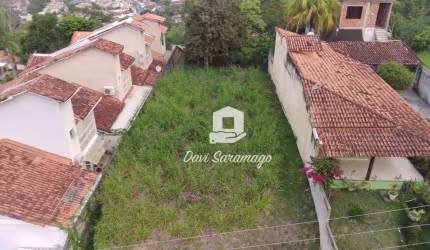 Terreno com 587m² em Maria Paula