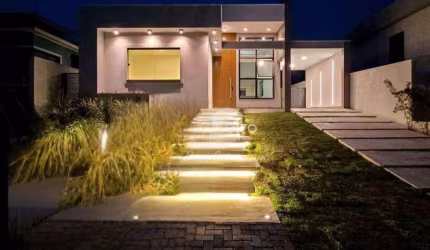 Casa com 3 quartos à venda, 140 m² por R$ 900.000