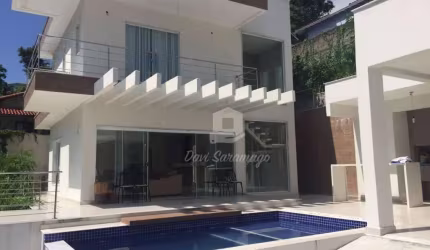 Casa 04 quartos Sapê