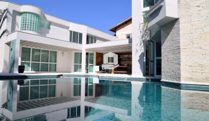Casa com 5 Quartos Camboinhas, Altíssimo Padrão