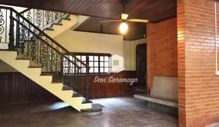 Casa 06 quartos Sapê
