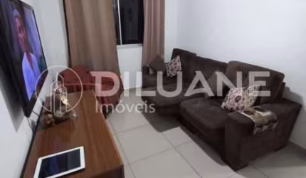 Apartamento com 2 quartos à venda na Rua Benjamin Constant, Largo do Barradas, Niterói, 66 m2 por R$ 199.999