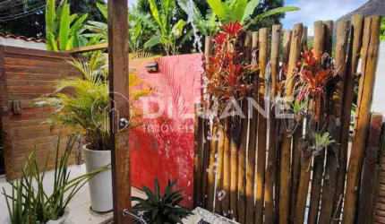 Casa em condomínio fechado com 4 quartos à venda na Rua Albino Pereira, São Francisco, Niterói, 180 m2 por R$ 760.000