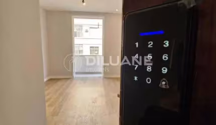 Apartamento com 3 quartos à venda na Rua Marquês de Olinda, Botafogo, Rio de Janeiro, 75 m2 por R$ 820.000