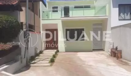 Casa com 2 quartos à venda na Rua dos Acadêmicos, Piratininga, Niterói, 150 m2 por R$ 700.000