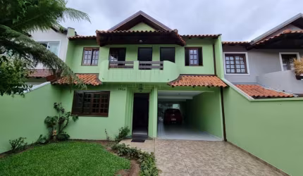 Sobrado com 4 quartos  à venda, 198.00 m2 por R$1300000.00  - Sao Braz - Curitiba/PR