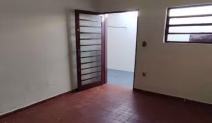 Casa com 8 quartos à venda na Vila Mariana, Ribeirão Preto  por R$ 450.000