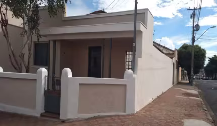 Casa com 3 quartos à venda na Vila Tibério, Ribeirão Preto  por R$ 260.000