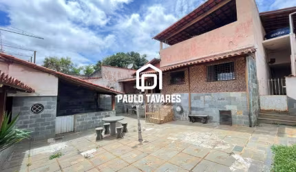 Casa a venda no bairro Palmeiras, Belo Horizonte - MG.