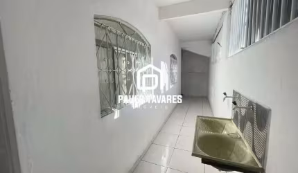 Casa de 2 quartos, para locação no bairro Palmeiras