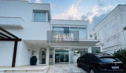 Linda casa,4 suites,piscina, em Condomínio alto padrão, Jurerê.