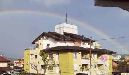 Excelente apto no centrinho da Lagoa da Conceição,3 dorm(suite)