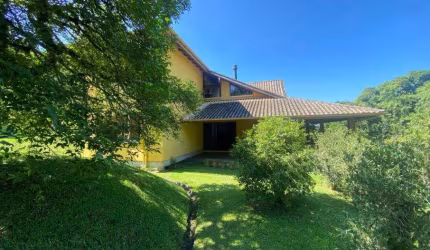 Sítio com casa próx. ao centro de Rancho Queimado
