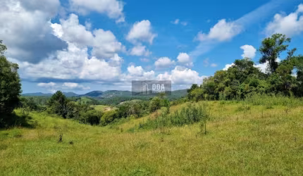 Sítio IMPECÁVEL próx. ao centro de Rancho Queimado