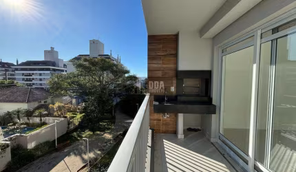 Apartamento novo, 3 suites a 50m do mar em Jurerê