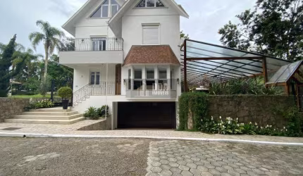 Casa em condomínio no Beco dos Milionários