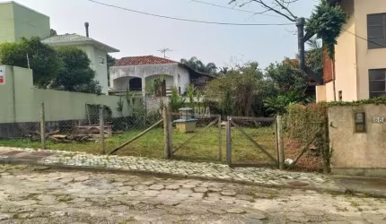 Lindo terreno , totalmente plano, na Ponta  de Baixo, São José.