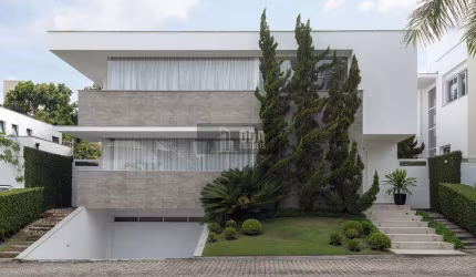 Casa a venda em condomínio em Jurerê