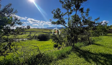 Terreno em condomínio fechado à venda no Village da Serra, Tremembé  por R$ 291.000