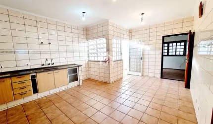 Casa com 3 quartos à venda na Rua Amélia Morais Bruhuns de Mattos, Jardim Eulália, Taubaté por R$ 575.000