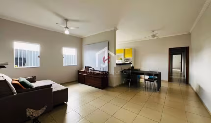 Casa com 4 quartos à venda na Rua José Maria Russi, Monte Belo, Taubaté por R$ 515.000
