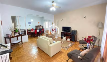 Casa com 3 quartos à venda na Avenida José Antônio de Barros, Jardim Santa Clara, Taubaté por R$ 750.000
