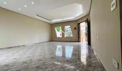 Casa em condomínio fechado com 3 quartos à venda na Rua Adherbal de Carvalho, Residencial São Charbel, Taubaté por R$ 620.000